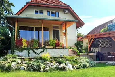Image de Harmony of romance and nature for two, in a double bedroom