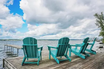 Image de Lakefront Retreat with Hot Tub & Game Room