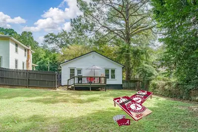 Image de Crimson Tide Cottage- 2 King Beds- 2. 5 miles to Ua
