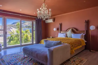 Image de Spacious villa in enchanting Cape Town with Ac, fitness room, WiFi & pool