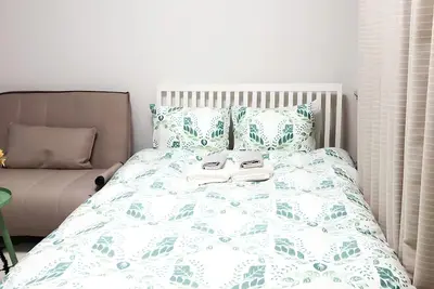 Image de Sunny 3 - guest American - style Osaka apt. Private bath, kitchen. Unit 201.