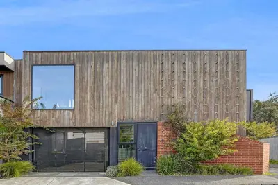Image de Central Two-Story Brunswick Townhome with parking