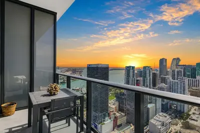 Image de Modern Studio | Pool & Gym | MetroMover 0. 1 Mi