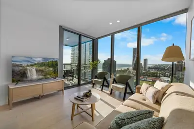 Image de The Vista - Coastline View 2br Unit in Signature Broadbeach with Parking & Pool