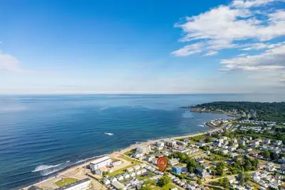 Image de Just Beachy + Shore Delight – 2 Cozy Studios