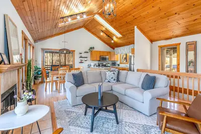 Image de Driftless Haus: Cozy & Secluded Retreat | Hot Tub | Firepit | All Ensuites