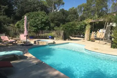 Image de Magnifique villa  varoise vue sur massif des Maures  piscine, terrasse, potager