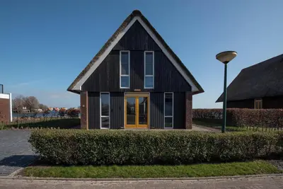 Image de A beautiful bungalow with unique view of the Heegermeer