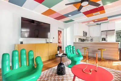 Image de Pool, Maximalism, King Bed, Central, Lux