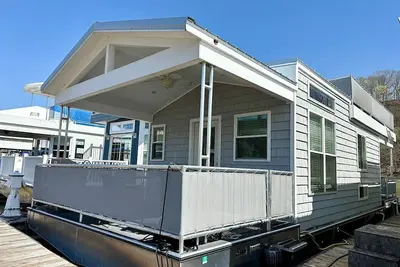 Image de Silver Tiny- Lee's Ford Marina