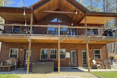 Image de Ravens Roost- Sevierville, Tn!