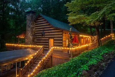 Image de Cabin in Sevierville • ★New • 3 bedrooms • 4 beds • 3 baths