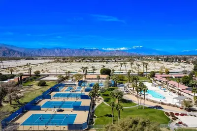 Image de Charming 2-bedroom house with Ac, in country club palms with a view of Golf C. .