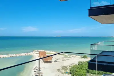 Image de Beachfront Oceanview Luxury Apartment (sleeps up to 8) Yucalpeten Resort Marina.