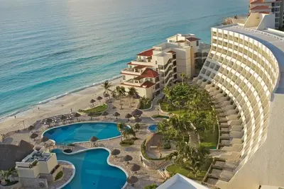 Image de Grand Resort in Captivating Cancún with Air Conditioning, Gym and WiFi