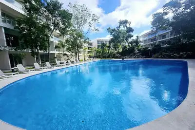 Image de Modern Playacar Condo with Poolside Views & Nature