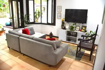 Image de Spacious Wellness House in Ciudad Jardín - Ideal for Groups of 13 People