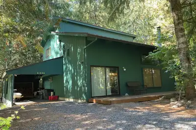 Image de ZigZag Glacier Cabin - hot tub, wood stove, Sandy River