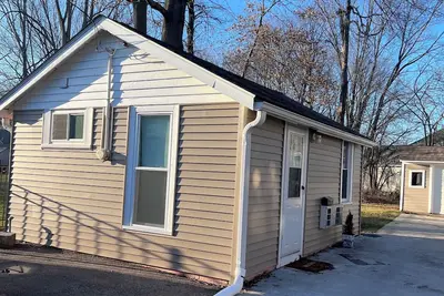 Pet friendly tiny home in Berea!