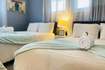 Image de Charming Home, Near cheese cake factory Business Wifi in the Kettering area.