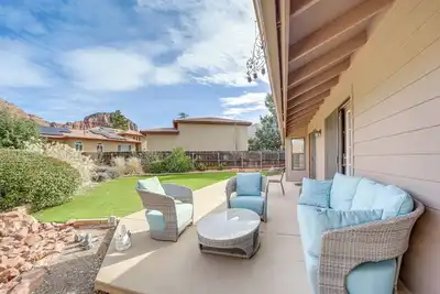 Image de 4 Mi to Uptown Sedona: Desert Home w/ Mtn Views!