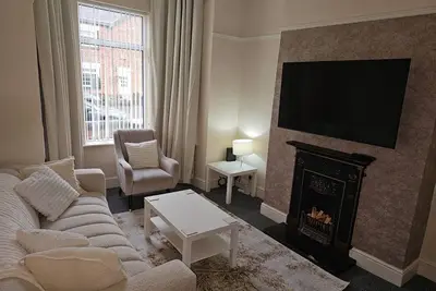 Image de 4br-Sleeps10-Cosy Spacious House-Free Parking