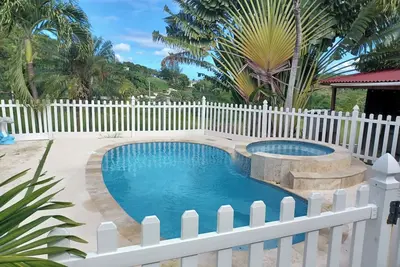 Charming 4-bedroom house with Pool, Pool table, Ac and WiFi in lovely Rincon