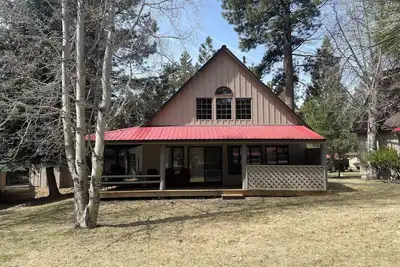 Image de Charming Family Cabin-Pool View