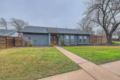 Image de South Atx 3-bedroom house w/ Ac, WiFi and game room. Enjoy your stay! Book Now!