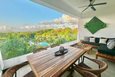 Image de *New* Modern & Stylish Condo With Rooftop Pool