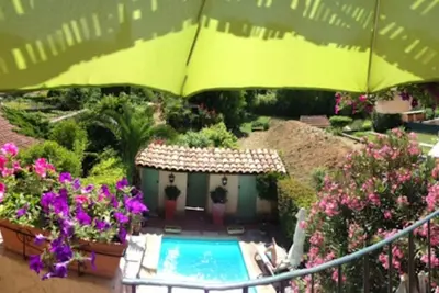 Image de Spacious 5-bedroom Villa with Ac, pool, WiFi and more in charming Carcès