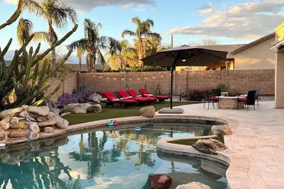 Image de New Luxe Desert Escape w/ Game Room & Resort Backyard!
