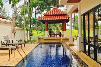 Image de 4-bedroom pool villa in Laguna with superb golf view