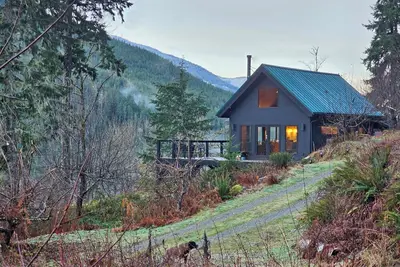 Image de Tranquility View-Off Grid Cabin