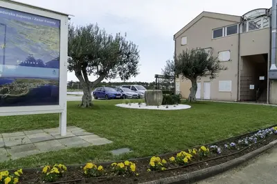 Image de Appartement de trois chambres avec la terrasse et la vue sur le mer Privlaka, Zadar (A-23749-a)