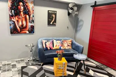 Image de 3 story townhome minutes from 100’s of restaurants and shops at Nimman and maya