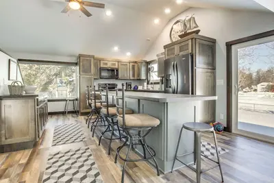 Image de Boat Dock: Riverfront Oconto Home!