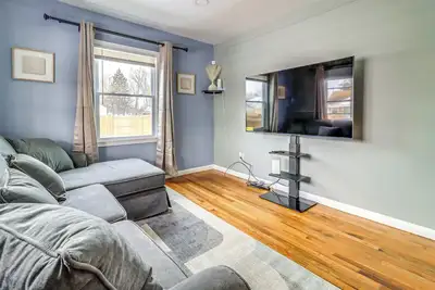 Image de 1 Mi to Rouge Park: Home w/ Fenced Yard & Deck