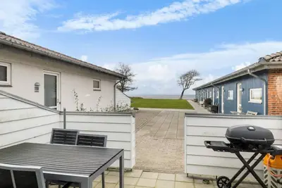 Image de \"Kari\" - 50m from the sea by Interhome