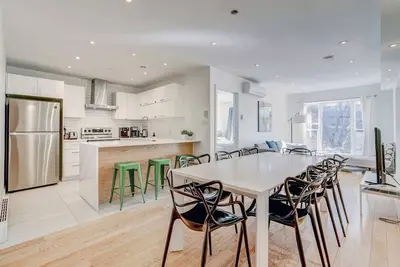 Image de Ideal for Groups | Heart of Le Plateau, Fast WiFi