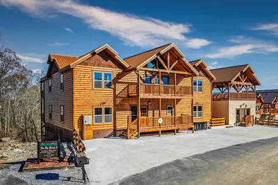 Image de Gametime - 8br Sleeps 33 Scenic View/Pool