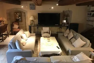 Image de Magnifique Mas avec Piscine, Écuries et Espaces Conviviaux – Idéal pour Familles