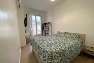 Image de Appartement Charmant                                          Refait à Neuf