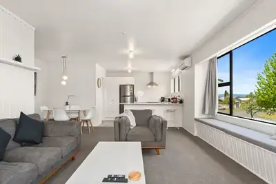 Image de Garden Grove Gem - Lake Taupo Holiday Home