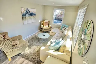 Londontowne Hideaway