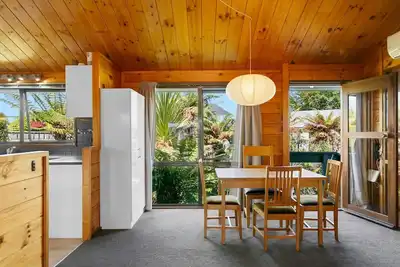 Image de Relax & Unwind-Close to the Lake