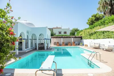 Image de Villa, 5br, Sea views, walk to the beach, pool house