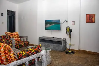 Image de African-Inspired Rustic Cottage