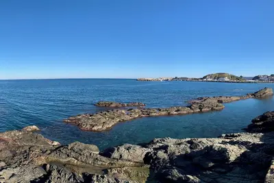 Image de Appartement de trois chambres à Llançà pour 6 personnes à 2 minutes de la plage