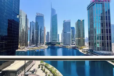 Image de Contemporary Studio in Dubai Arch Tower Jlt